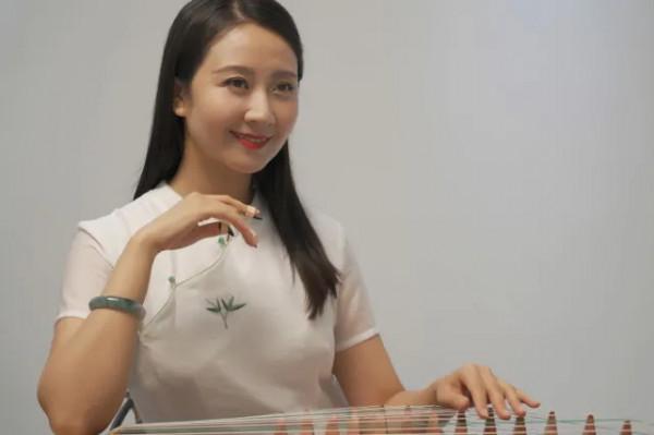 二仙女橙兒：參加過快女，曾轉行當老師還教過許凱，現復出演太后