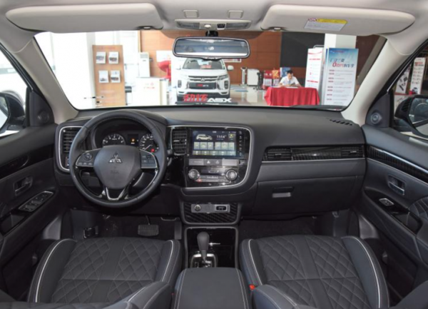 2022款三菱歐藍德上市 售價15.98萬元起 2022款三菱歐藍德上市 售價15.98萬元起