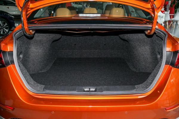 頂配均為14萬出頭,第七代伊蘭特與日產軒逸,它們差在哪? 頂配均為14萬出頭,第七代伊蘭特與日產軒逸,它們差在哪?