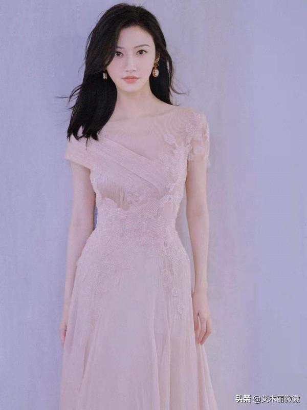 景甜才是真“仙女姐姐”，穿薄荷綠紗裙美出新高度，看了讓人心動