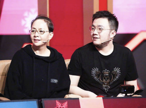 宋丹丹獨子再當爹，同父異母弟弟備戰冬奧會，英達偏心只愛小兒子