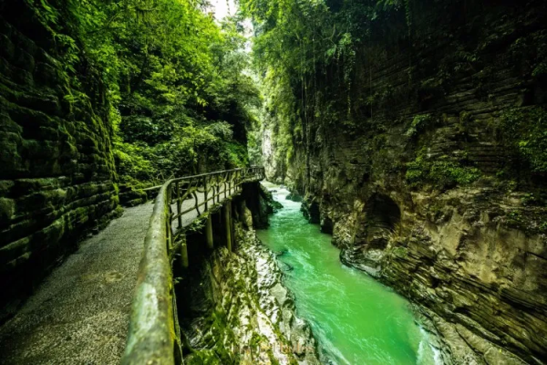 湖北恩施旅遊攻略