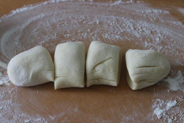 這幾天做火燒上癮了！又胖又軟還養胃，夾點兒肉，跟吃漢堡似的