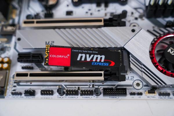 雪裝中的紛呈色彩，主流電競桌面主機裝機分享