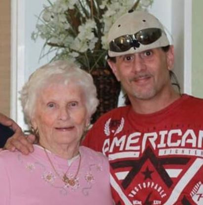 15年殺了4個人，這位“年度警察”怎麼還沒事？