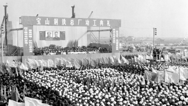 1978年，改革開放元年，一位74歲高齡的老人正在為中國未來忙碌