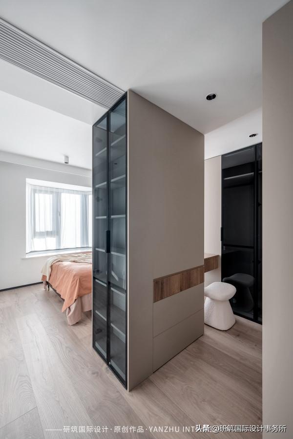 110㎡零死角，這對丁克夫妻的現代簡約宅，到處是超強儲物空間