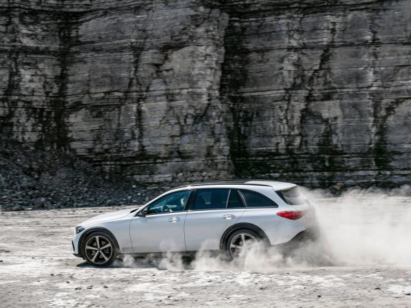 一輛能當兩輛使！這兩款新車越野不輸SUV 操控還比轎車好？