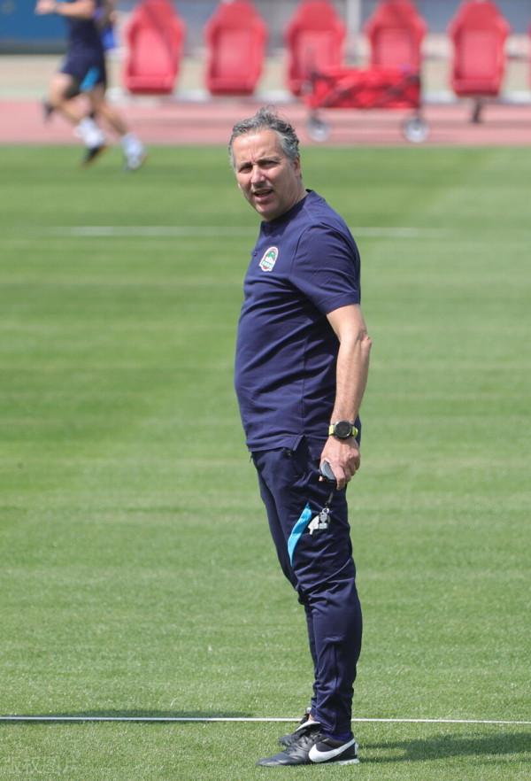 哈維爾執教的中原鐵軍一場多變,安東尼奧指揮的河南隊是多場不變 哈維爾執教的中原鐵軍一場多變,安東尼奧指揮的河南隊是多場不變