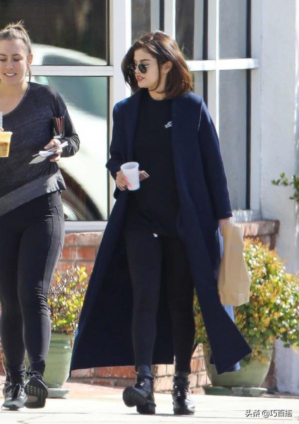 拜託!別再說賽琳娜不會穿衣了,近期私服隨手一拍就是大片 拜託!別再說賽琳娜不會穿衣了,近期私服隨手一拍就是大片