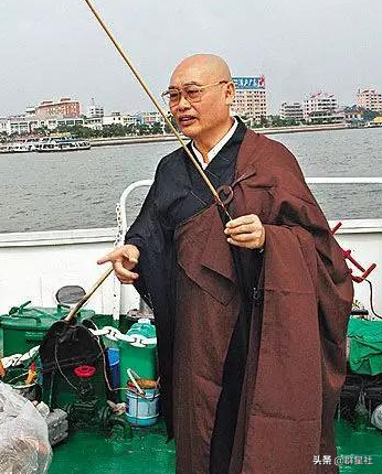 經紀人霍汶希：捧紅謝霆鋒，未婚生女獨自撫養10年，如今過得好嗎