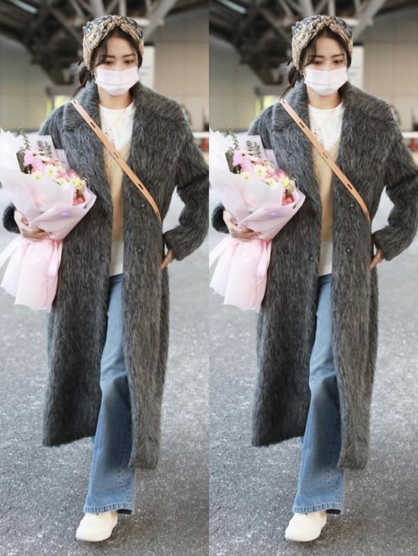 徐璐私下裡感覺還挺怕冷的,穿海馬毛大衣出行,生圖看著也很精緻 徐璐私下裡感覺還挺怕冷的,穿海馬毛大衣出行,生圖看著也很精緻