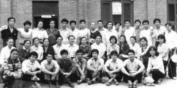 老戲骨張豐毅的另類人生，和他深愛過的兩個女人