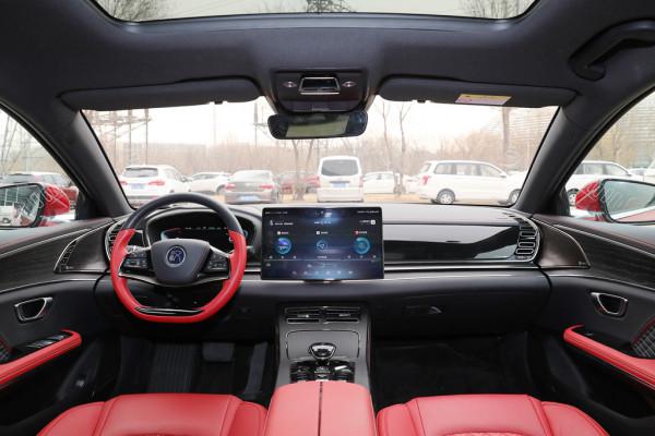 續航600km不是難事，重要的是竟配備與超跑相同的鷗翼門