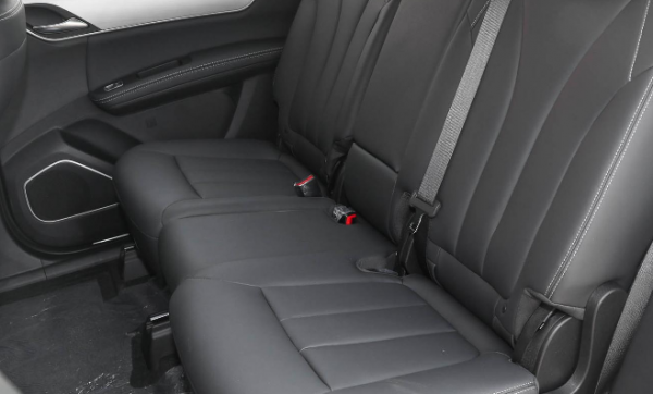 10萬級國產MPV的天花板，比亞迪宋MAX設計時尚，空間靈活