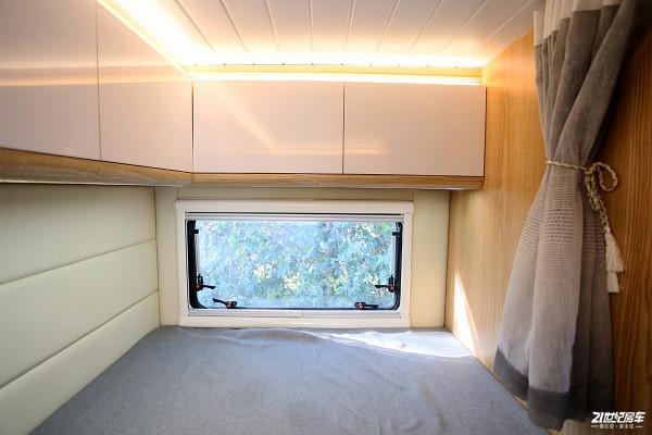 內飾格局表現優異 通艙設計的森宇躍進h500暢享版房車 內飾格局表現優異 通艙設計的森宇躍進h500暢享版房車