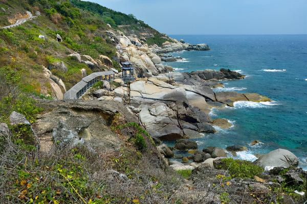 中國一處避寒勝地，有“情人島”的美譽，《非誠勿擾》也在此取景