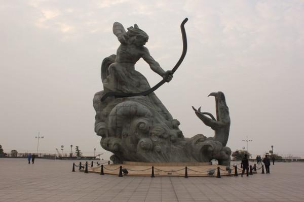 后羿能射日，他為何不把月亮射下來？