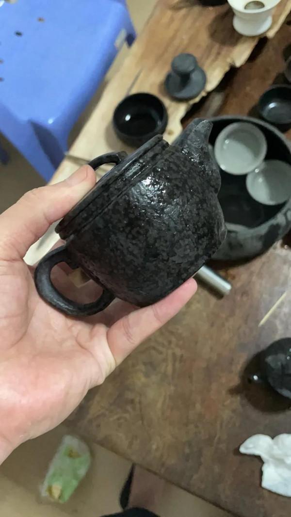 冰磧岩石茶壺&mdash;漢瓦壺