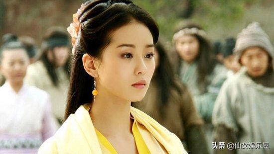 內娛四位硬照天花板的女星，神顏一到電視劇裡眼神就呆若木雞？