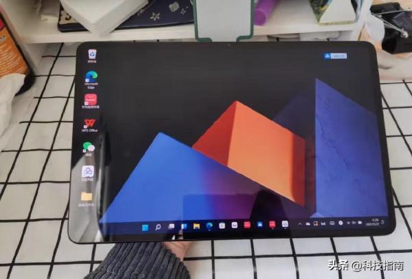 科技指南好物推薦2：BOW三折鍵盤、iPadmini、華為MateBookE等