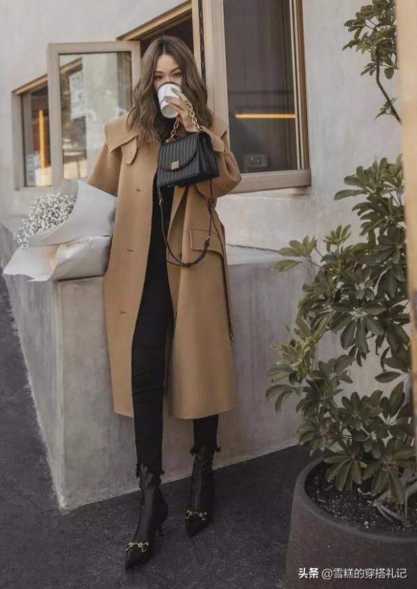 今年火了一種靴子,叫“吸菸靴”,顯瘦顯高,搭大衣風衣都合適 今年火了一種靴子,叫“吸菸靴”,顯瘦顯高,搭大衣風衣都合適