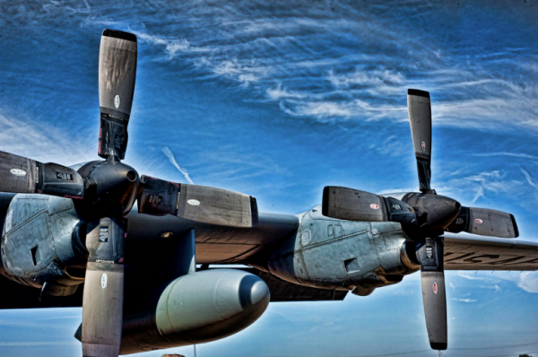 一款運輸機,一部戰爭傳奇!C-130“大力神”,暴力醜學的典範 一款運輸機,一部戰爭傳奇!C-130“大力神”,暴力醜學的典範