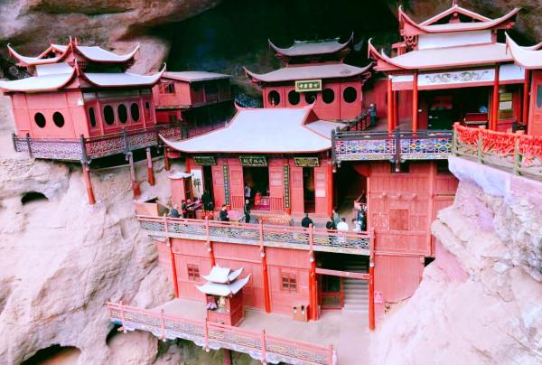 &OpenCurlyDoubleQuote;廟堅強&rdquo;！靠一根柱子支撐875年的甘露巖寺，還被日本模仿過
