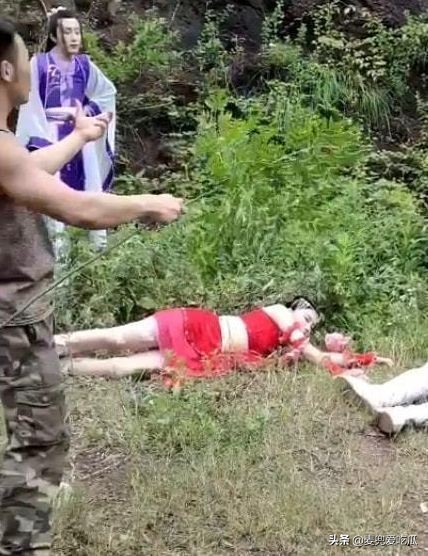 《仙劍1》路透照遭吐槽?阿奴服裝造型拉跨,趙靈兒扮相毫無仙氣 《仙劍1》路透照遭吐槽?阿奴服裝造型拉跨,趙靈兒扮相毫無仙氣