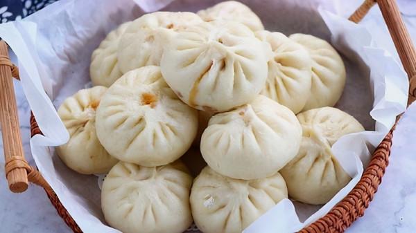 蒸包子和饅頭，記住3個訣竅，個個蓬鬆暄軟，關鍵是不塌陷不死麵