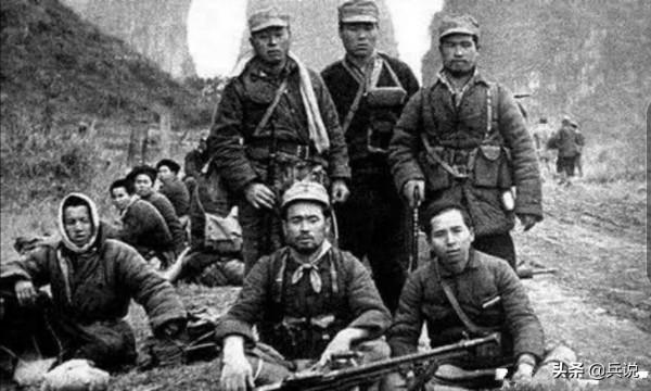 2名偵察員來接人,出示的司令員簽名露餡:來人是日本特務 2名偵察員來接人,出示的司令員簽名露餡:來人是日本特務