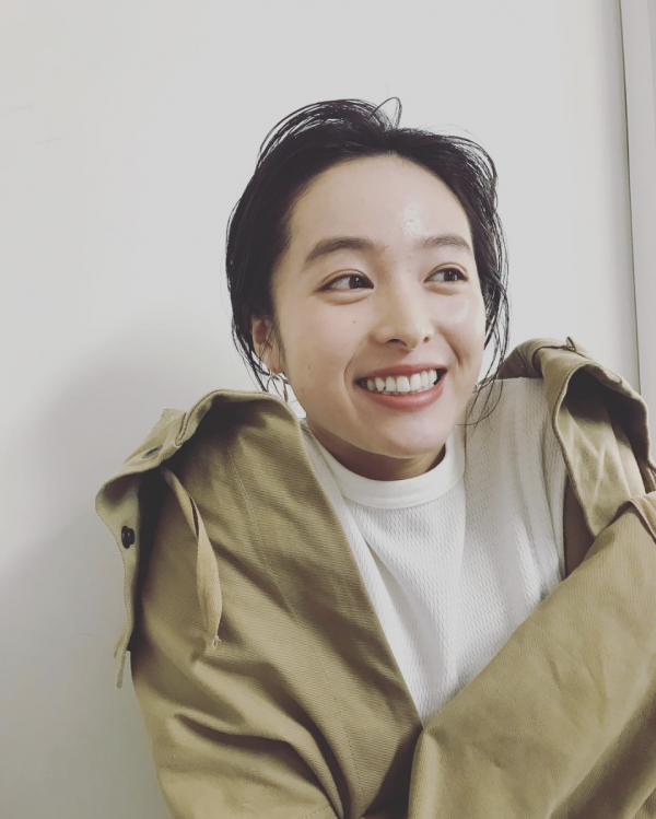 有法令紋和齙牙的缺點，怎麼還能演女主角？