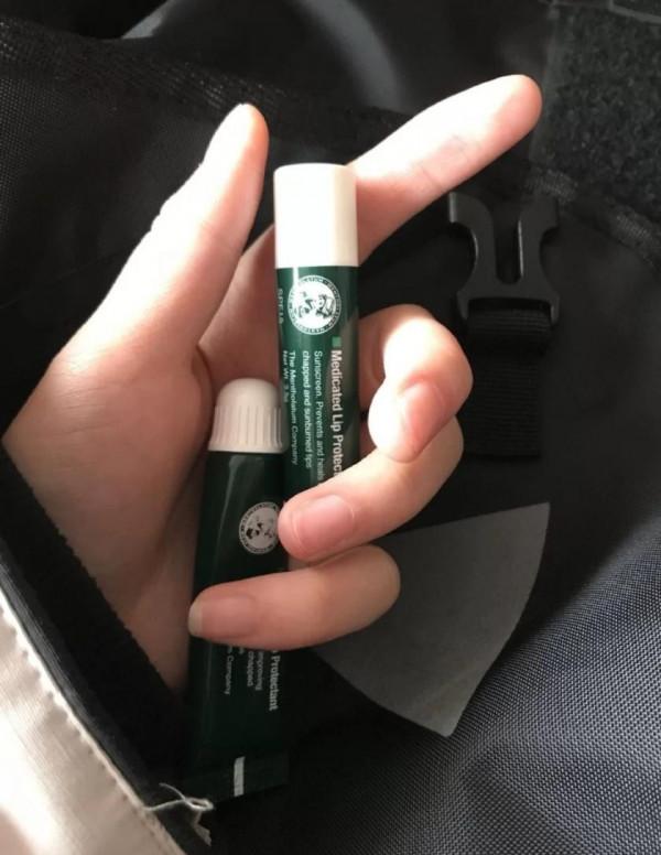 2021秋冬男士潤唇膏好評榜單：盤點那些好評如潮的10款潤唇膏