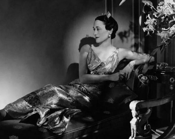 溫莎公爵夫人手鐲再次拍賣，為什麼她的珠寶總能拍出天價？