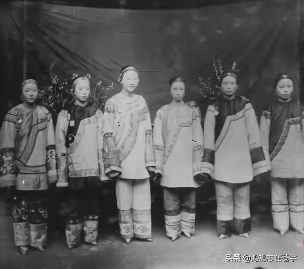 清末照片:儲秀宮的宮女,珠江上的花船,壯漢揹著洋太太遊山觀水 清末照片:儲秀宮的宮女,珠江上的花船,壯漢揹著洋太太遊山觀水