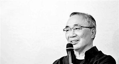 張愛玲去世前：面板病侵入耳朵，不能穿衣服，每天照日光燈13小時