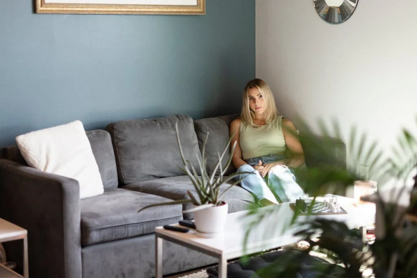 美國豪華學生公寓天花板直接一個洞?!竟是如此“奢華” 美國豪華學生公寓天花板直接一個洞?!竟是如此“奢華”