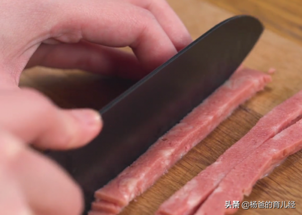 孩子愛吃的菠菜火腿司康,葷素搭配的輔食美味,吃一次念念不忘 孩子愛吃的菠菜火腿司康,葷素搭配的輔食美味,吃一次念念不忘