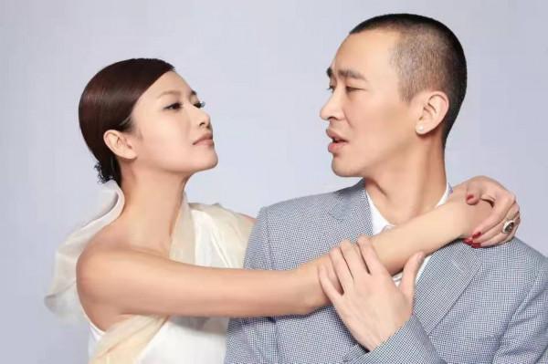 我們都被徐靜蕾的白襯衫&OpenCurlyDoubleQuote;騙&rdquo;了，原來裙裝才是主打，穿上美炸了