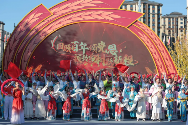 北師大大興附中參加北京農民藝術節鄉村大舞臺專場演出