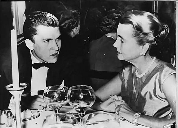 宋美齡價值2億的麻花手鐲，戴到離世：第一任主人僅花費4萬大洋