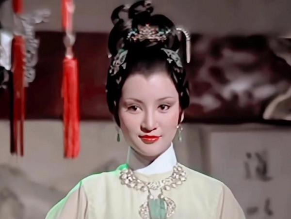 審美倒退！10位冷門老奶奶告訴你，巔峰期的香港古裝美人有多驚豔