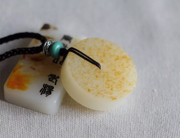 工藝簡單，售價昂貴！這樣的和田玉真賺錢