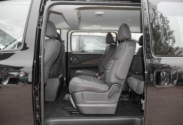 東風跟五菱哪個更好?用菱智PLUS對比征程,才知道什麼是差距 東風跟五菱哪個更好?用菱智PLUS對比征程,才知道什麼是差距