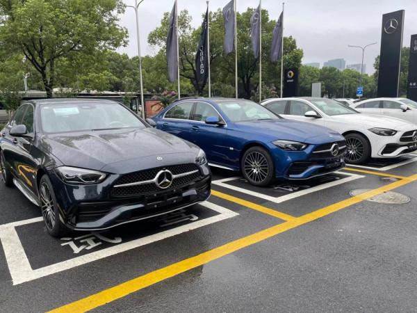 資訊 | 晶片供應短缺預計後年才能緩解，賓士計劃採購更高價晶片