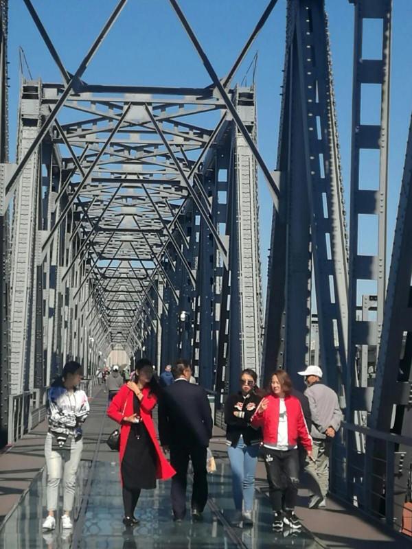 一橋飛架南北,天塹變通途 一橋飛架南北,天塹變通途