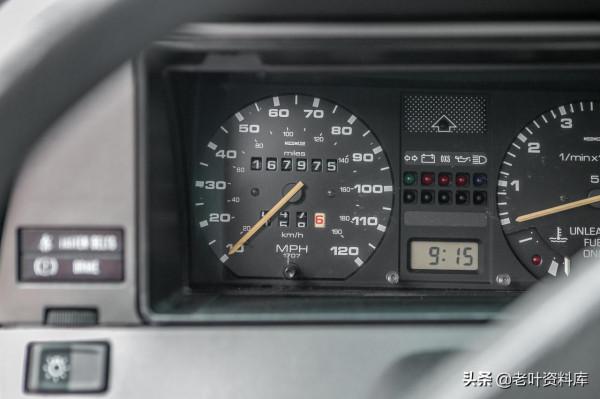 一輛1986年美國版大眾“桑塔納”旅行車