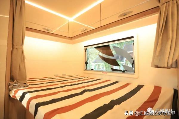 可愛又精巧的福特房車！倆大床睡4人，還有頂級水電！佈局有特色