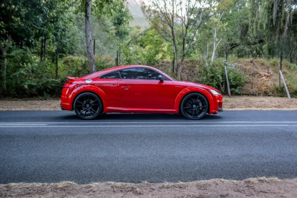 紅色車搭配什麼顏色的輪轂