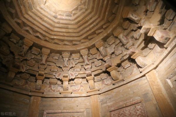 1995年,放羊娃誤入古墓,老爹貪財引進盜墓賊,引發悲劇 1995年,放羊娃誤入古墓,老爹貪財引進盜墓賊,引發悲劇